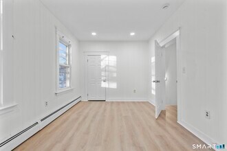 141 Augur St in Hamden, CT - Building Photo - Building Photo