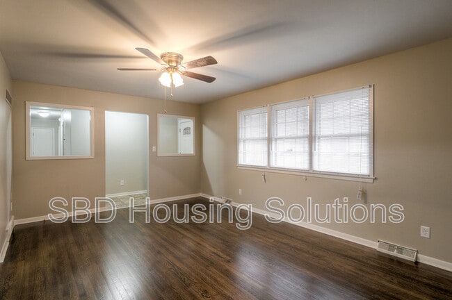 807 N Piute Ave in Independence, MO - Building Photo - Building Photo