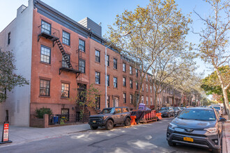 336 Degraw St in Brooklyn, NY - Building Photo - Building Photo