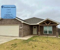 8420 11th St in Lubbock, TX - Building Photo