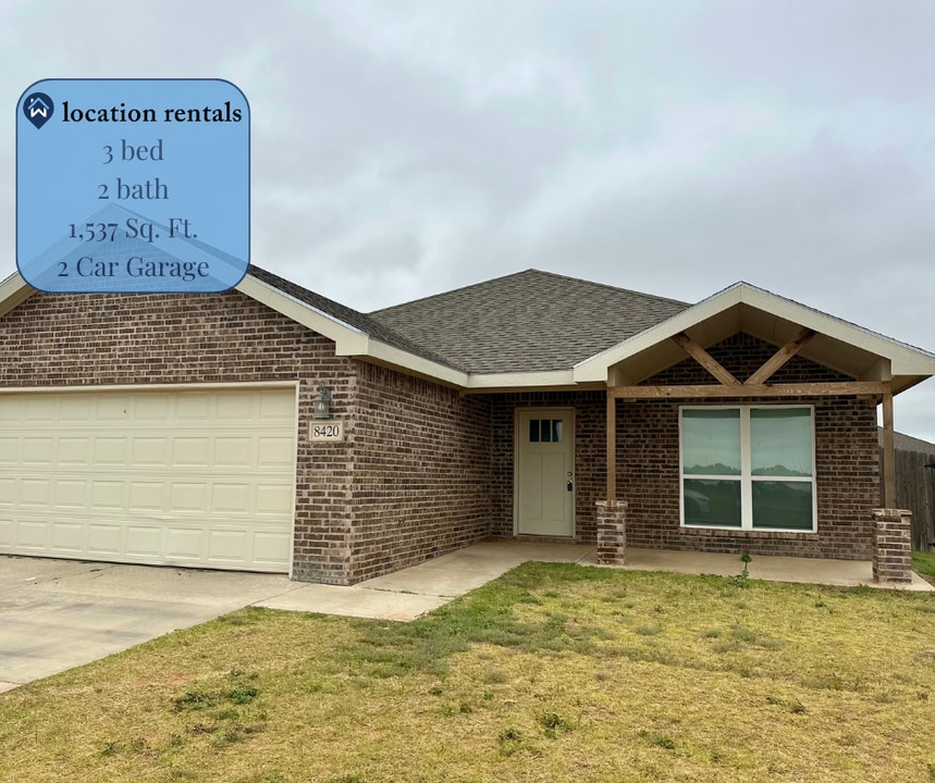 8420 11th St in Lubbock, TX - Building Photo