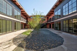 400 E 30th St in Austin, TX - Building Photo - Building Photo