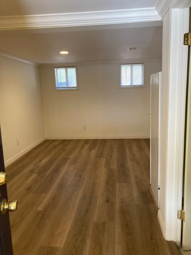 property at 2619 Hermosa Ave
