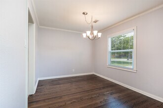 5527 Jessamine St in Houston, TX - Building Photo - Building Photo