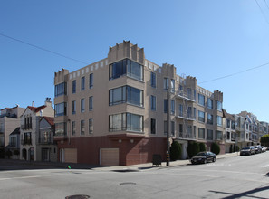 1690 Greenwich St in San Francisco, CA - Building Photo - Building Photo