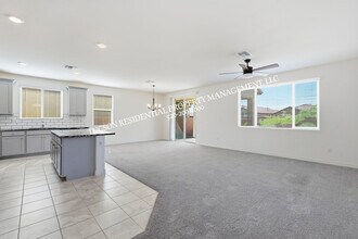 7842 S New Strike Way in Tucson, AZ - Building Photo - Building Photo