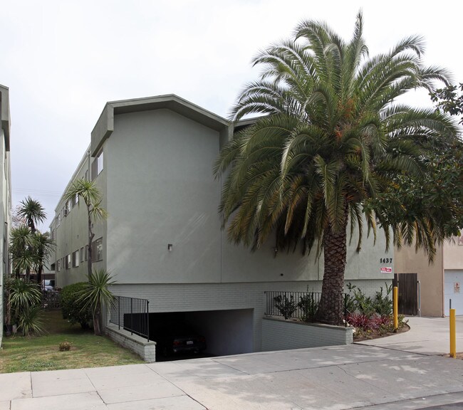 Euclid Street Apartments in Santa Monica, CA - Foto de edificio - Building Photo