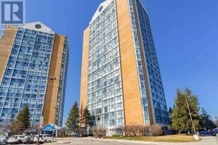 35 Trailwood Dr in Mississauga, ON - Building Photo