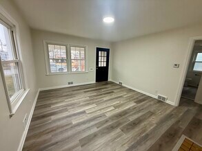 436 Larcomb Ave in Columbus, OH - Foto de edificio - Building Photo