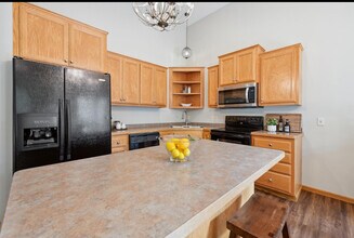 3183 Frontier Dr in Woodbury, MN - Building Photo - Building Photo