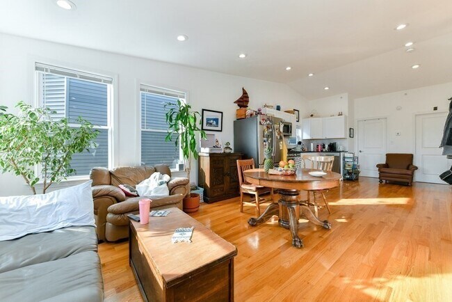 236 Havre St in Boston, MA - Building Photo - Building Photo