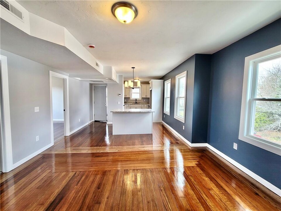121 Lowden St in Pawtucket, RI - Building Photo