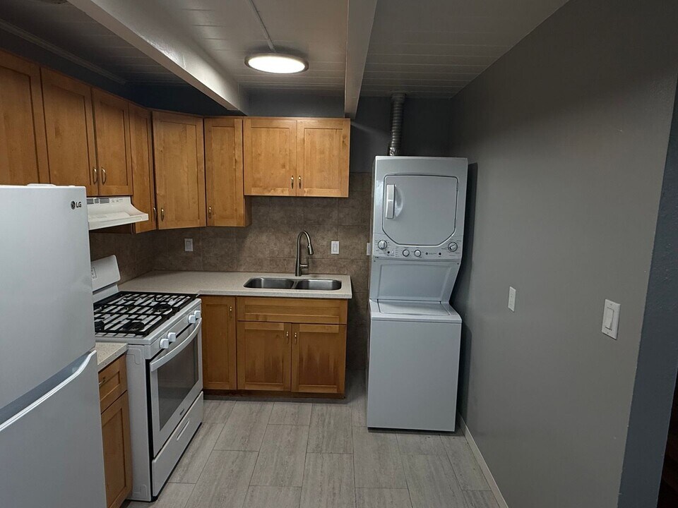 5300 School St in El Cerrito, CA - Building Photo