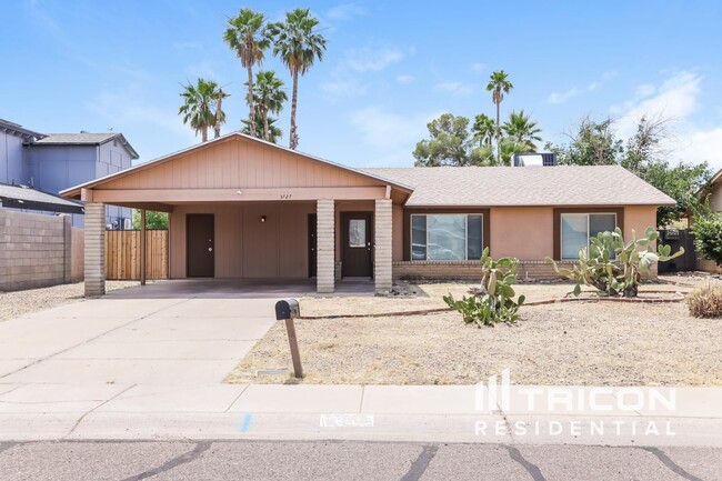 property at 3727 E Dahlia Dr