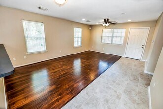 6702 Lozier St in Houston, TX - Building Photo - Building Photo