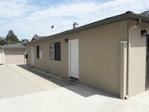 2204 Aviation Way, Unit North Redondo  Rear House in Redondo Beach, CA - Foto de edificio - Building Photo