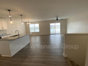 822 Applewood Creek Dr in Fairview Heights, IL - Foto de edificio - Building Photo