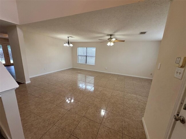 1367 Lakeside Loop in Round Rock, TX - Building Photo - Building Photo