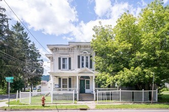 23 Silver St in Norwich, NY - Foto de edificio - Building Photo