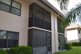 10529 NW 10th St in Pembroke Pines, FL - Building Photo - Building Photo