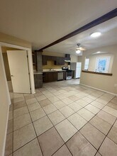 377 Douglas St in Los Angeles, CA - Building Photo - Building Photo