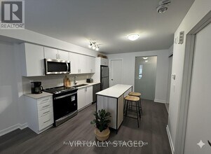 1650 Victoria Park Ave in Toronto, ON - Building Photo - Building Photo