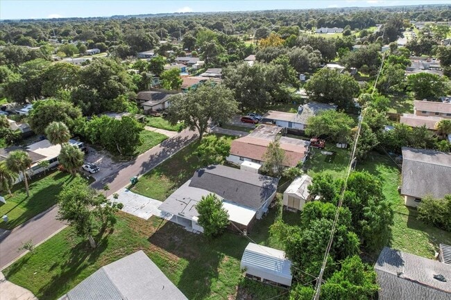 1104 W Hillcrest Dr in Cocoa, FL - Building Photo - Building Photo