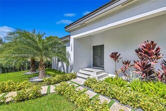 1205 Wallace St in Coral Gables, FL - Building Photo - Building Photo