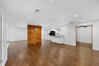 8919 San Fernando Way in Dallas, TX - Building Photo - Building Photo