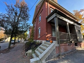 270 Brackett St in Portland, ME - Building Photo - Building Photo