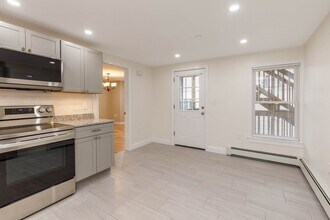 32 Pearl St in Leominster, MA - Building Photo - Building Photo