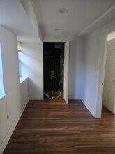 2325 W Rice St, Unit 1R in Chicago, IL - Foto de edificio - Building Photo