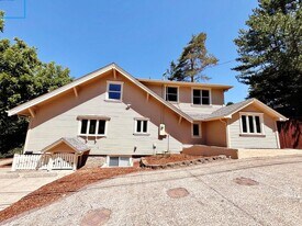 2693 Chula Vista Blvd in Eugene, OR - Building Photo