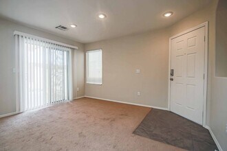 9041 Secret Valley St in Las Vegas, NV - Building Photo - Building Photo