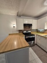 1425 S Puget Dr in Renton, WA - Building Photo - Building Photo