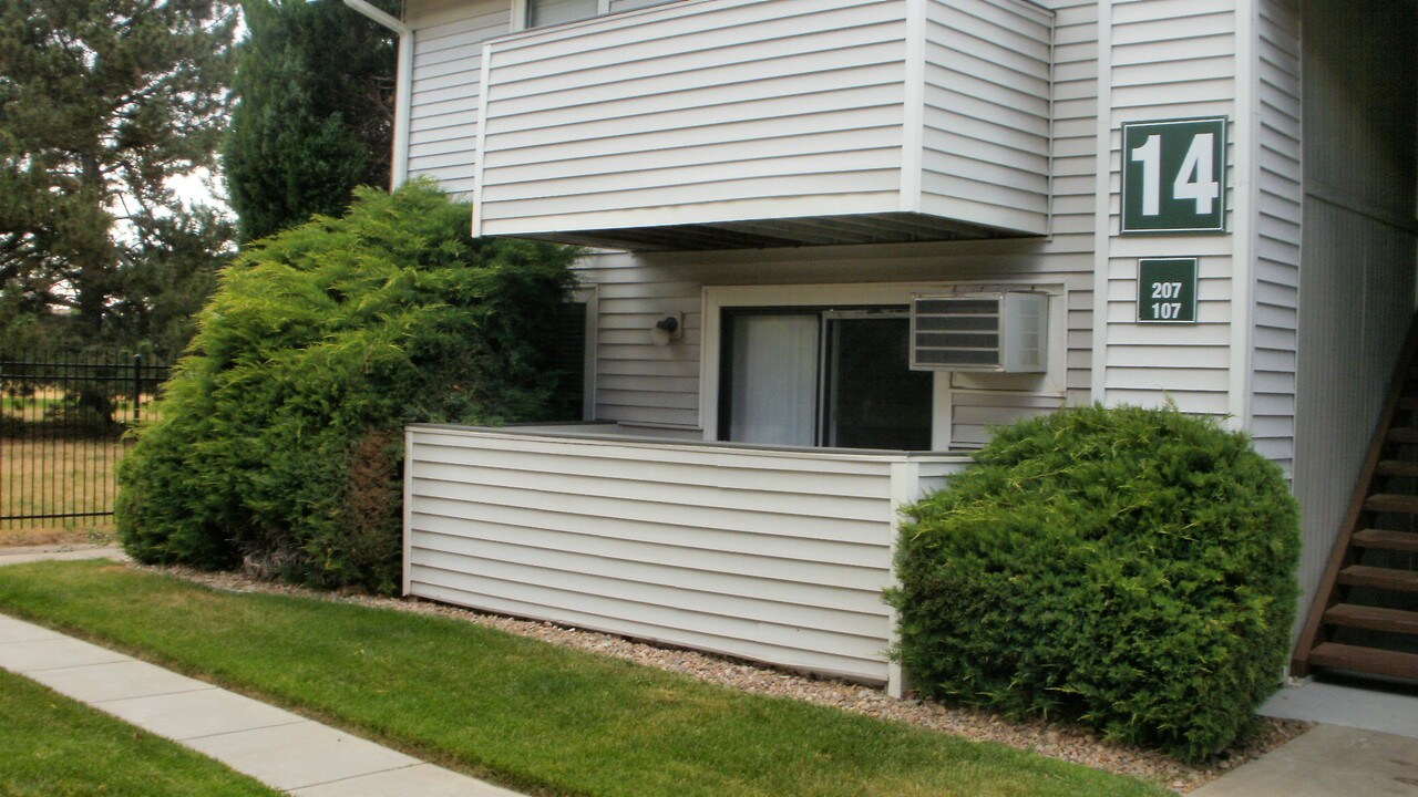10150 E Virginia Ave, Unit 14-107 in Denver, CO - Foto de edificio