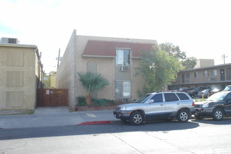 Lakes Residency Apartments in Las Vegas, NV - Building Photo - Building Photo