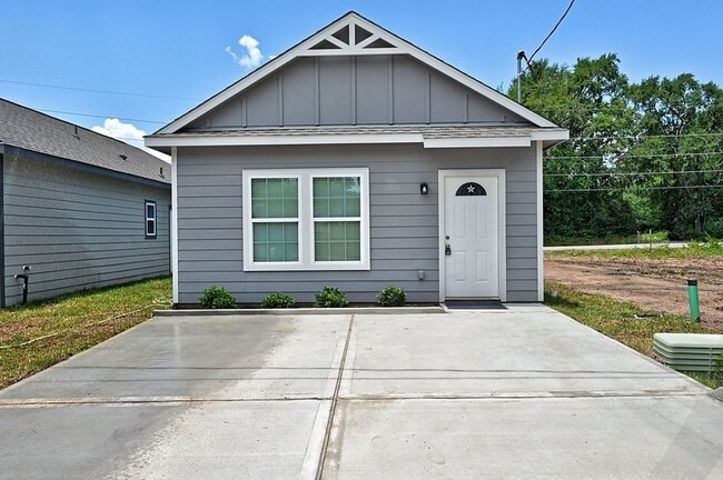 property at 11913 Nelwood St
