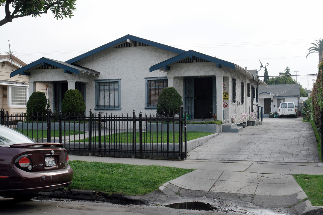 714 S Flower St in Inglewood, CA - Foto de edificio