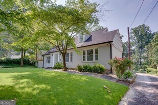 1996 Lyle Ave in College Park, GA - Building Photo