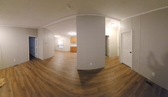319 Rahm St in Salina, KS - Building Photo