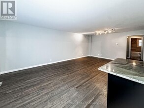 726 Cummings Ave. in Ottawa, ON - Building Photo - Building Photo