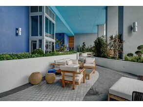 1300 Brickell Bay Dr, Unit 3003 in Miami, FL - Building Photo - Building Photo