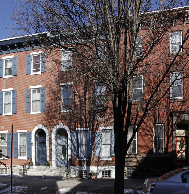 2037 Green St in Philadelphia, PA - Foto de edificio - Building Photo