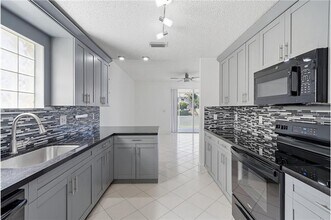 3422 NW 110th Way in Coral Springs, FL - Building Photo - Building Photo