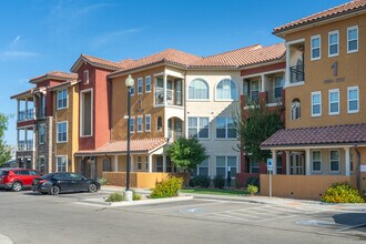 The Quest in El Paso, TX - Foto de edificio - Building Photo