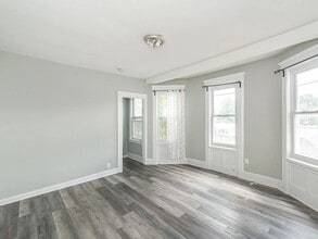 68 Mill St, Unit Apt 4 in Belleville, NJ - Building Photo - Building Photo