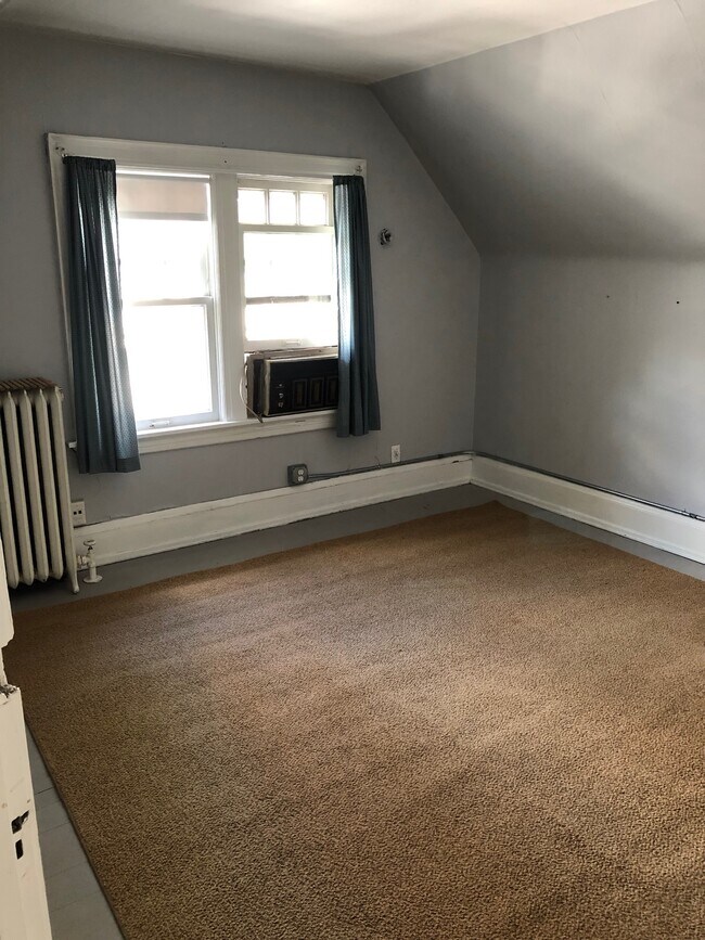 2615 N Summit Ave, Unit East Side apartment