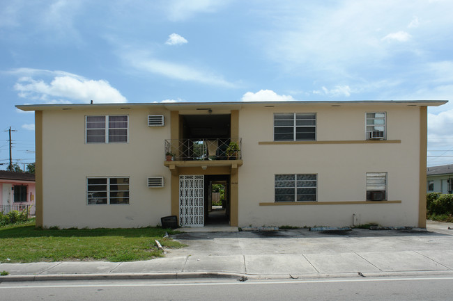 Safer Apartments in Miami, FL - Foto de edificio - Building Photo