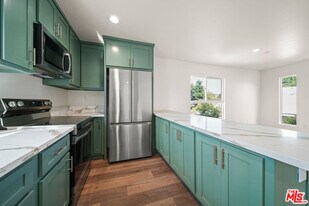 1055 Wilton Pl in Los Angeles, CA - Building Photo